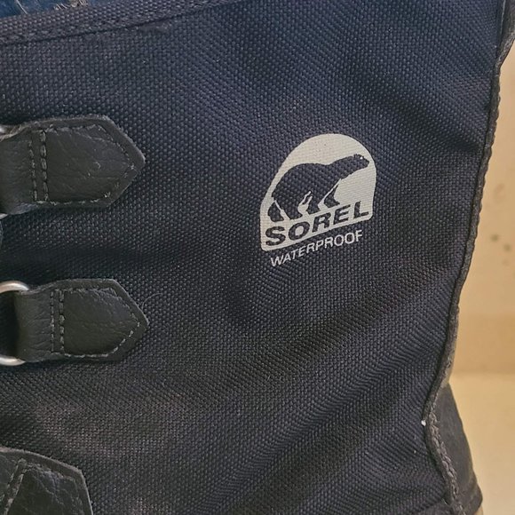 Girl's Sorel Boots, Size 7 - Picture 4 of 8